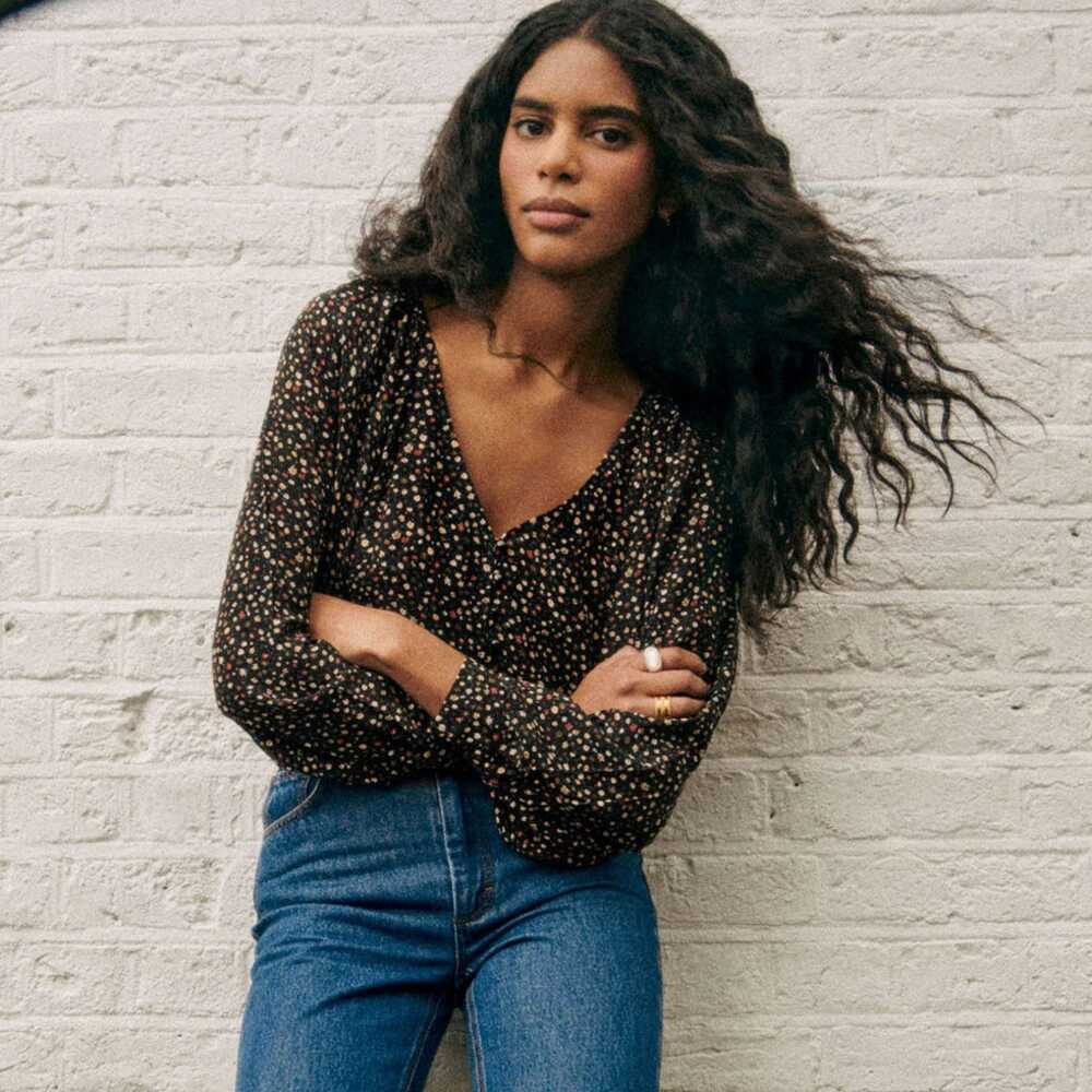 NWT Sézane Erica Blouse Mini Fleurs Fond Noir Black Floral Button Front US 2